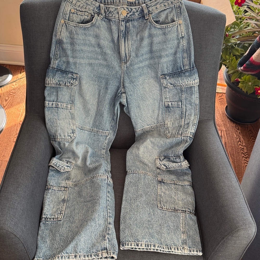 Garage Denim Cargo Pockets Blue Jeans - very cute and thick 31/13